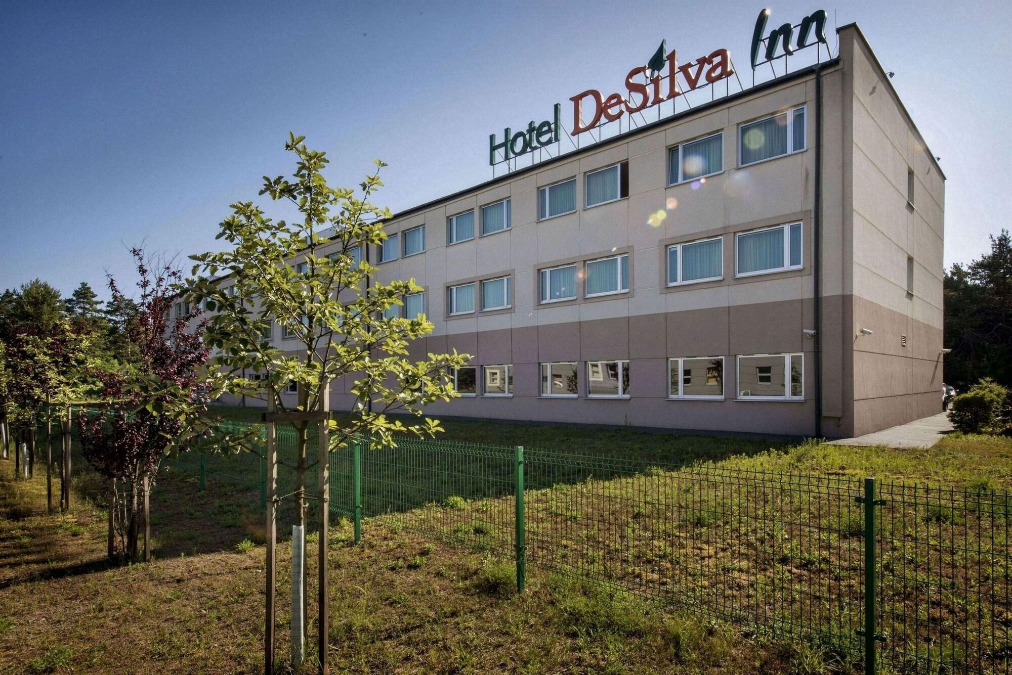 Desilva Inn Katowice Airport Пирзовице Экстерьер фото