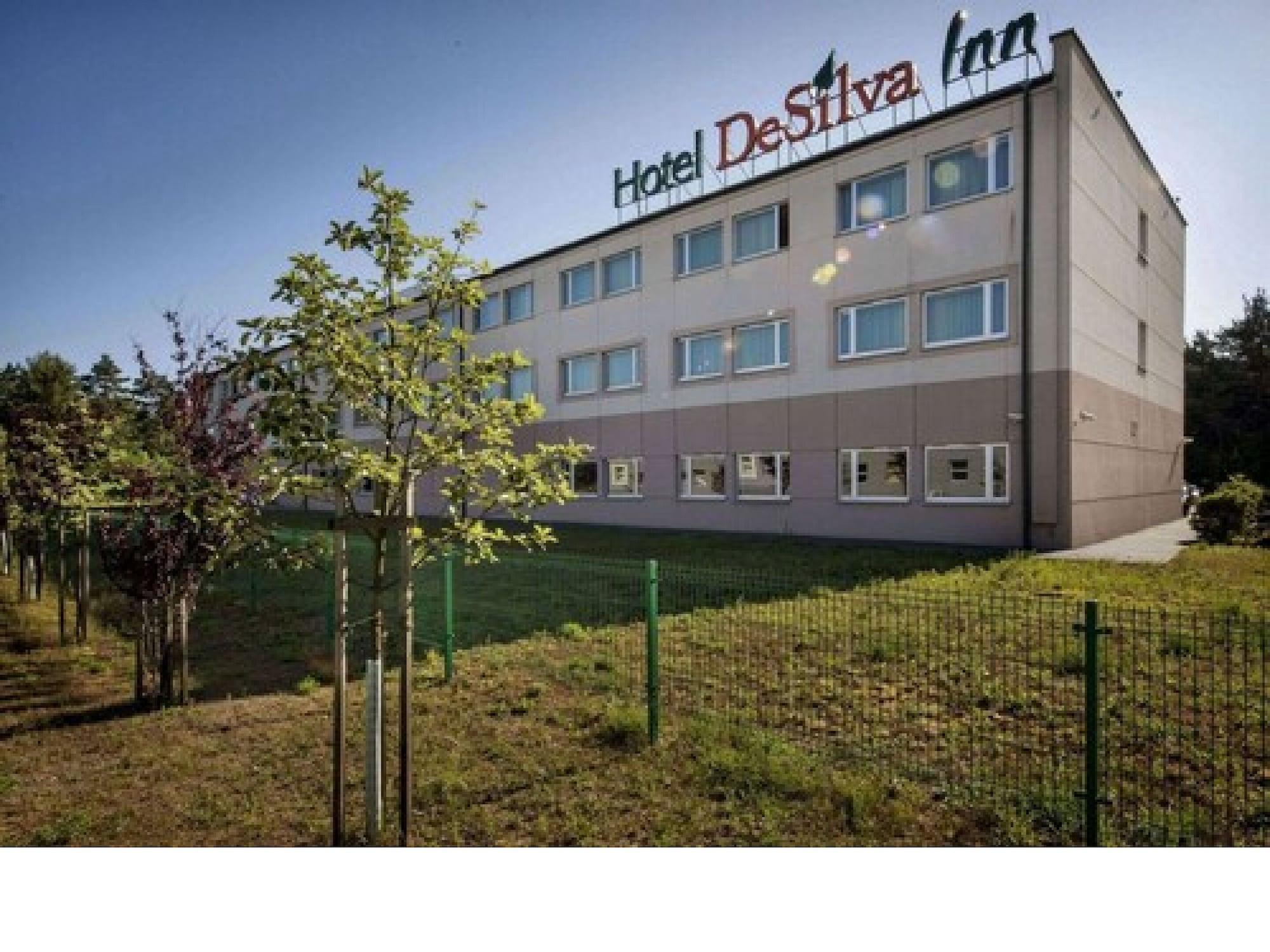 Desilva Inn Katowice Airport Пирзовице Экстерьер фото