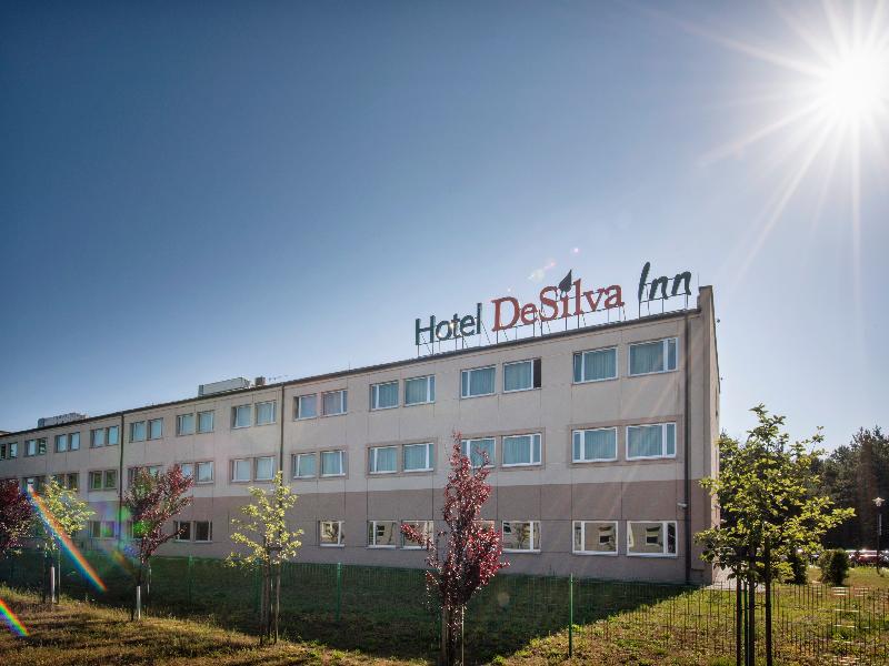 Desilva Inn Katowice Airport Пирзовице Экстерьер фото