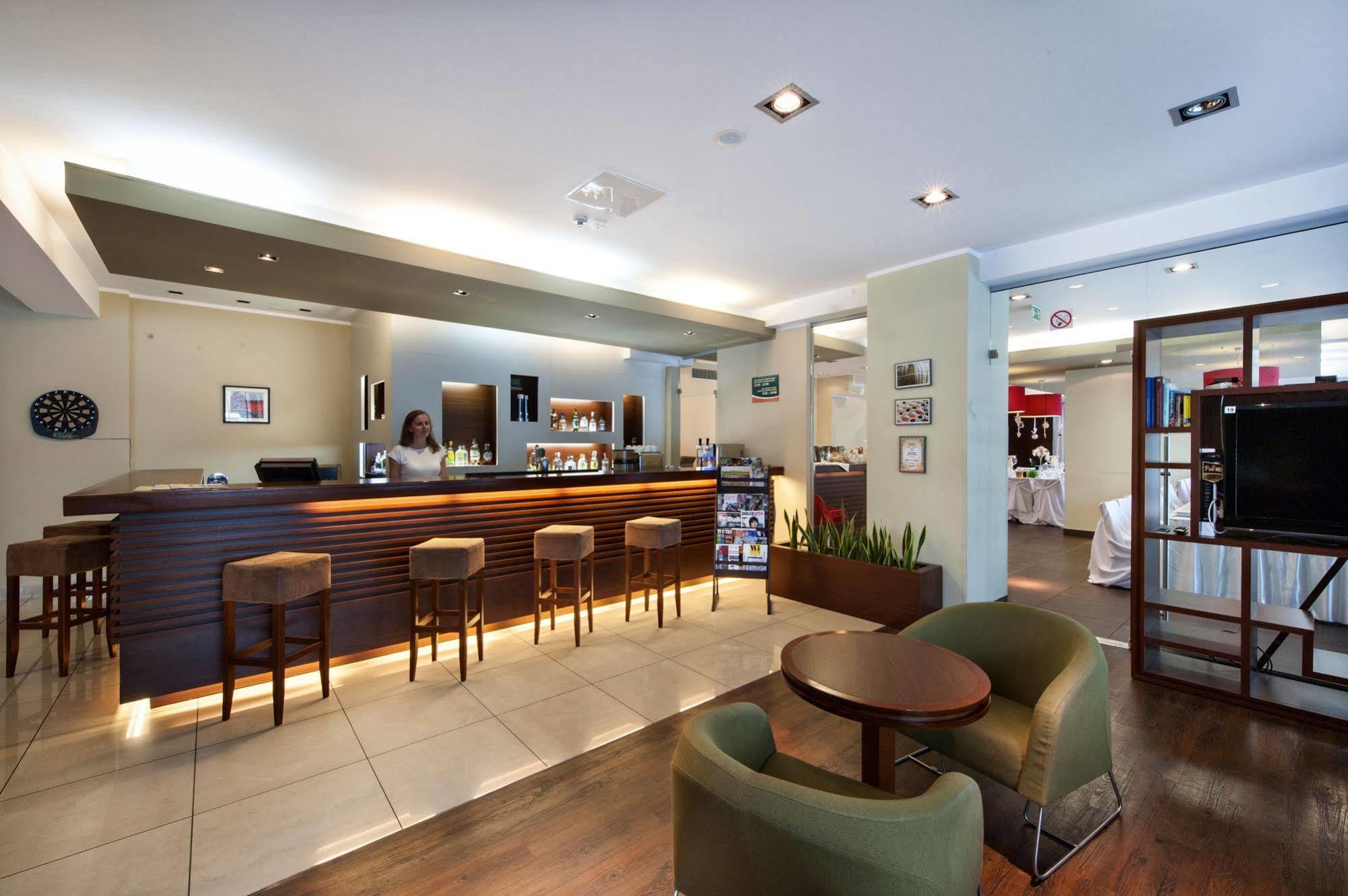 Desilva Inn Katowice Airport Пирзовице Экстерьер фото