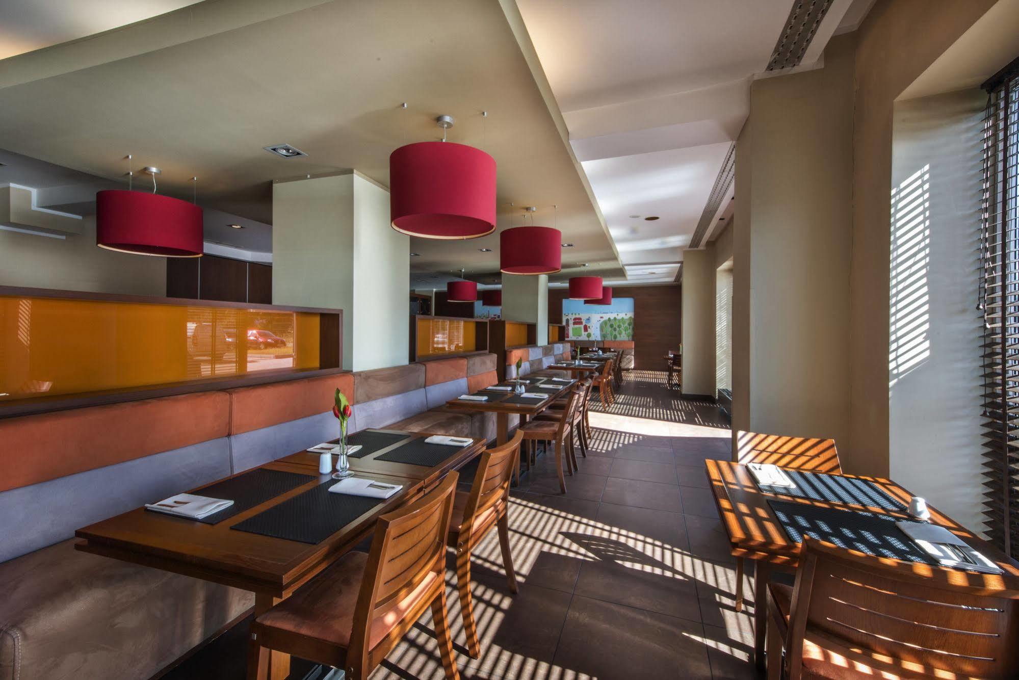 Desilva Inn Katowice Airport Пирзовице Экстерьер фото